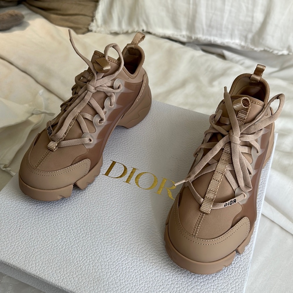Dior D-CONNECT SNEAKER